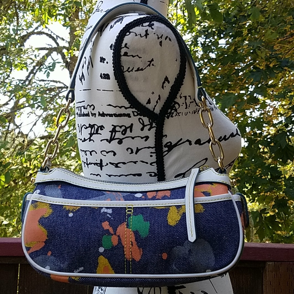 Dooney & Bourke 🌼 small paint splatter saddle bag purse - Picture 5 of 16